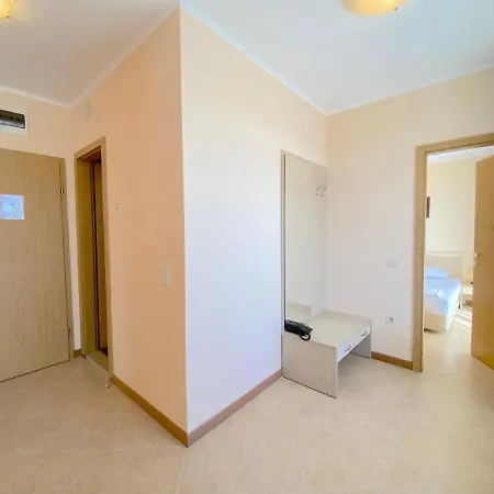 Royal Sun - Private - Sunny Apartment